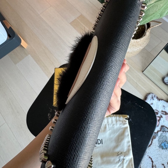 Fendi wallet on chain - Picture 4 of 8